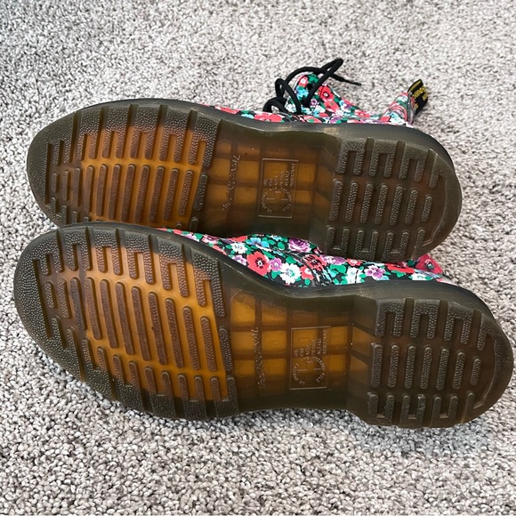 Dr. Marten floral pascal boots in “Poppy” - Picture 4 of 10